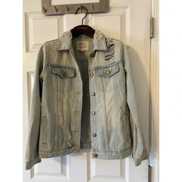THREAD & SUPPLY Lightwash Distressed Denim
Jacket sz small - Picture 3 of 11